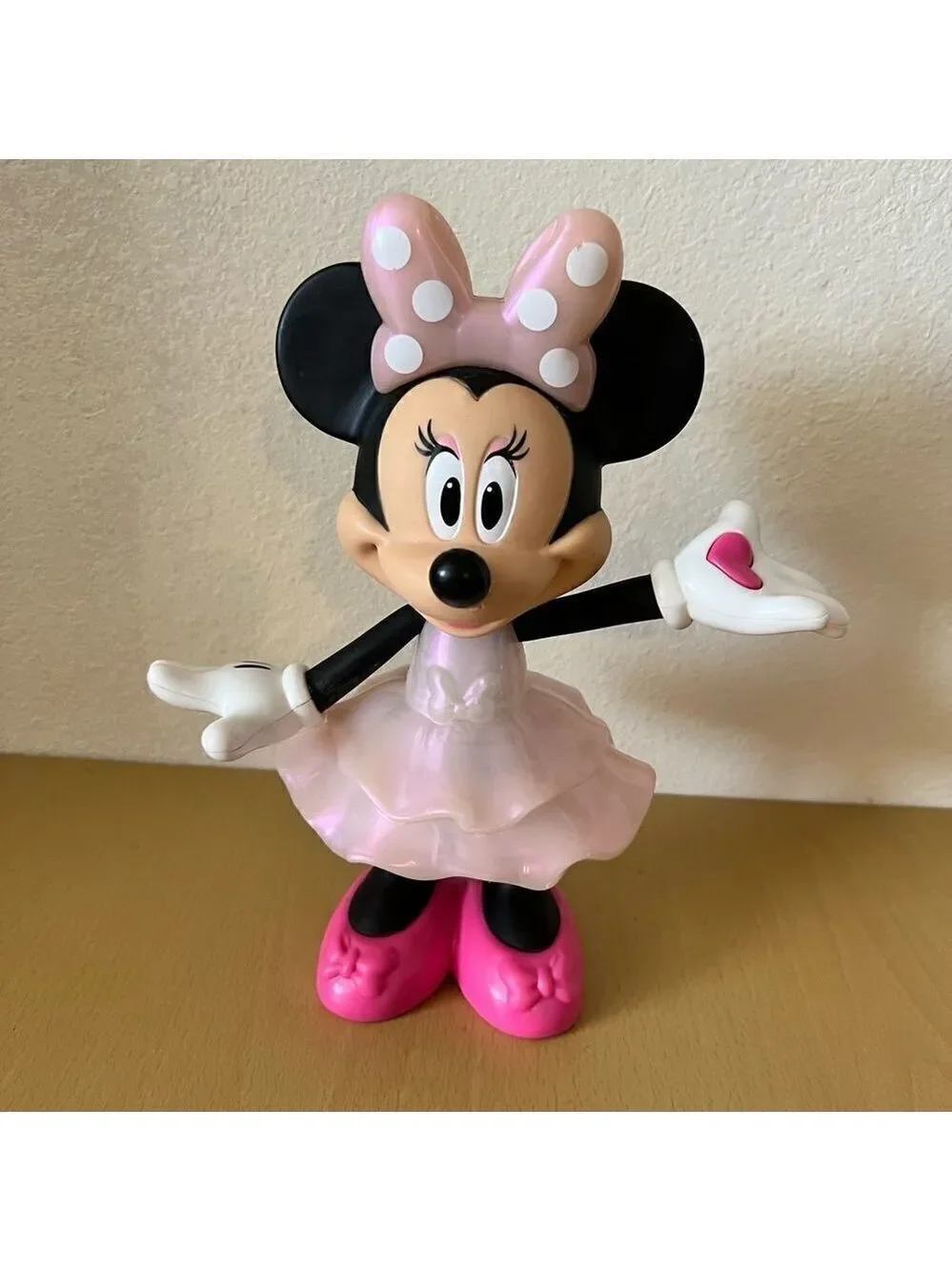 Disney Minnie Mouse Rainbow Dazzle Talking & Light Up Toy Figure
